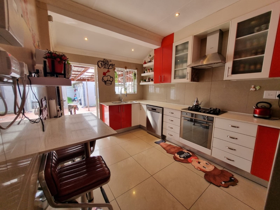 2 Bedroom Property for Sale in Ruyterwacht Western Cape